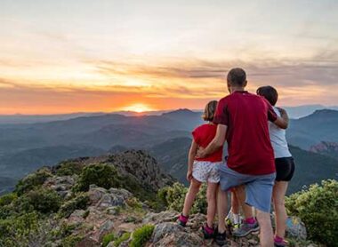 Les indispensables pour initier vos enfants à la randonnée