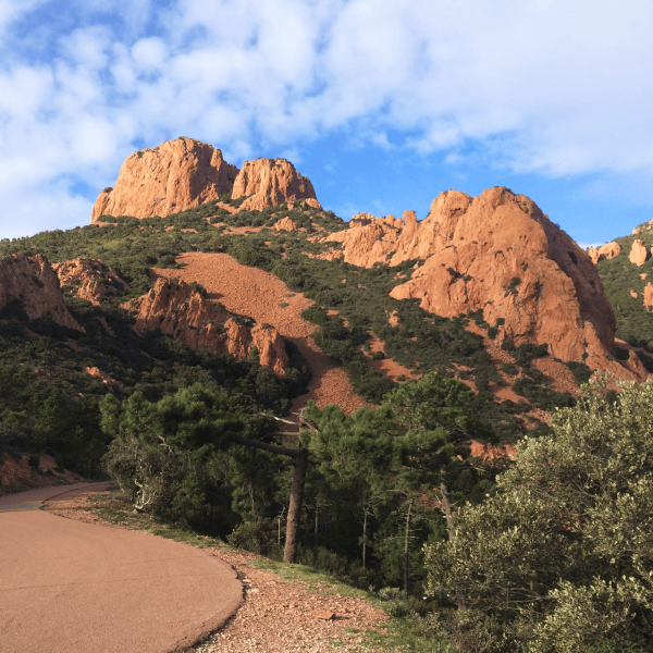 Navettes gratuites : comment accéder au massif de l&rsquo;Estérel sans voiture ?