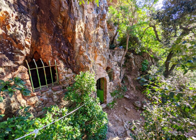 Grotte de Saint Honorat