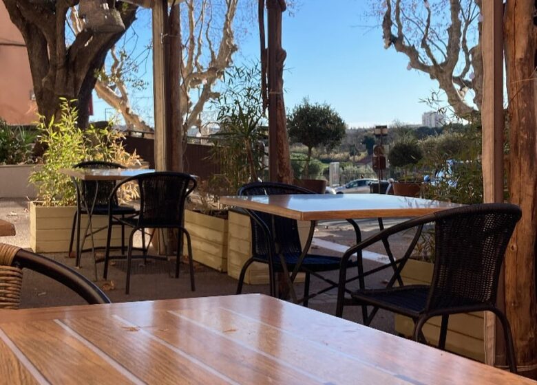 À table