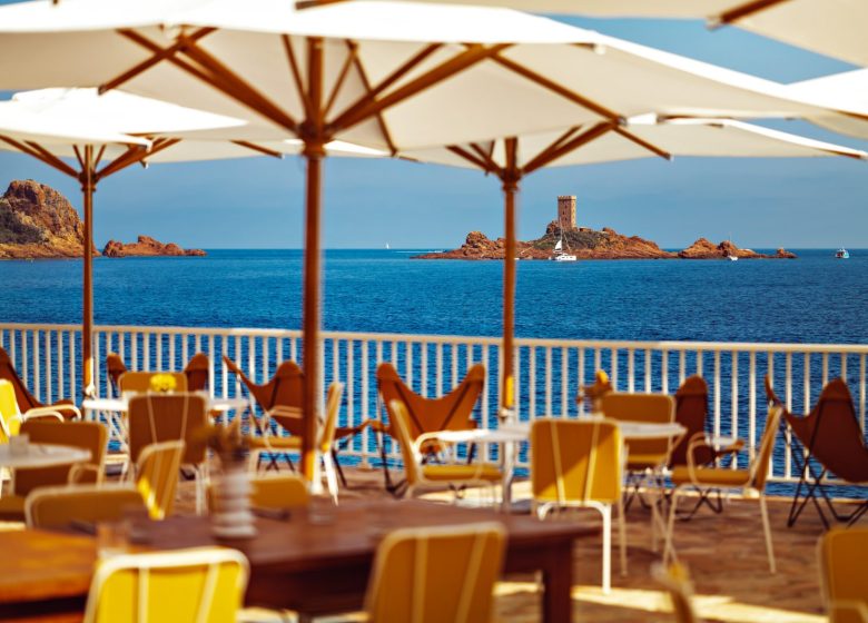 Estelo – Hôtel Les Roches Rouges