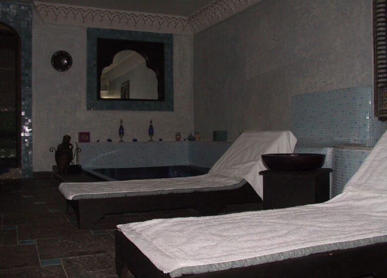 Les Bains de Cleopatre